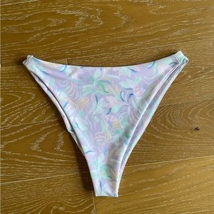 Skatie bottoms in L, Mariposa.